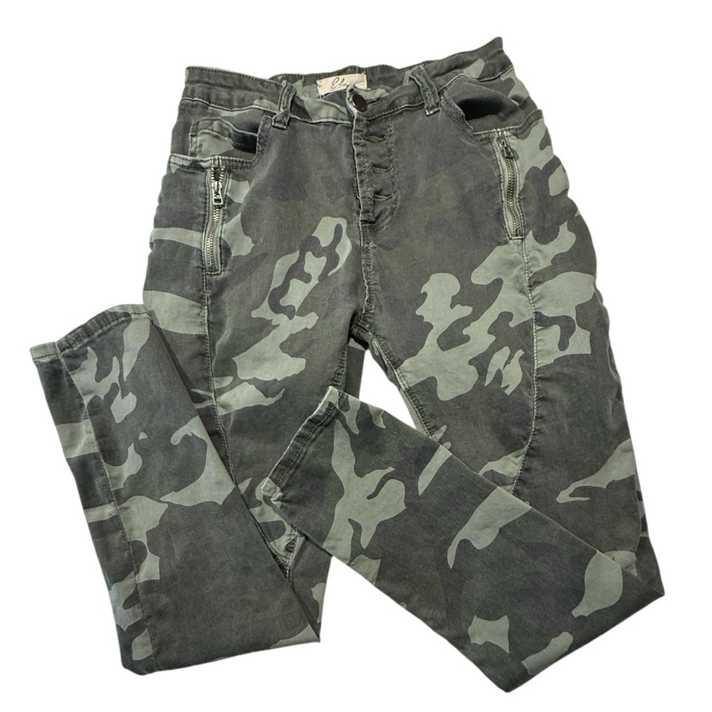 Elan Stretch Camouflage Skinny Ankle Pants